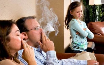 Niños, los fumadores pasivos de España